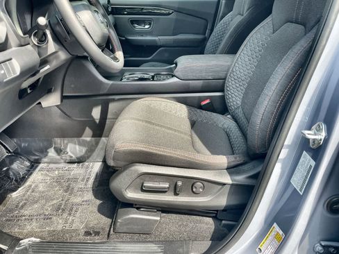 New 2026 Honda Pilot Sport image 12