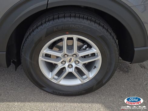 New 2026 Ford Explorer Active image 5