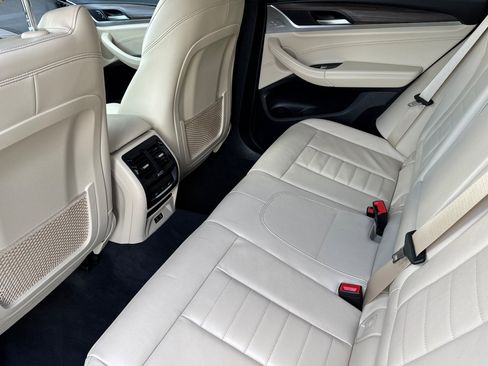 Used 2021 BMW X3 xDrive30e image 11