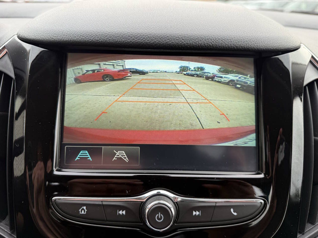 Used 2018 Chevrolet Cruze Premier FWD image 17