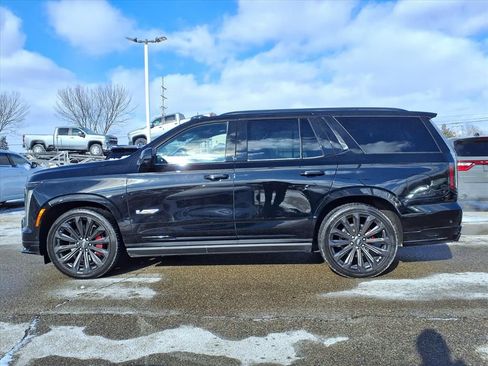 Used 2025 Cadillac Escalade V image 7