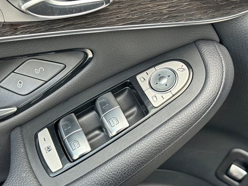 Used 2020 Mercedes-Benz GLC 300 4MATIC image 13