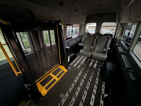 Used 2019 Ford Transit 350 XL image 41