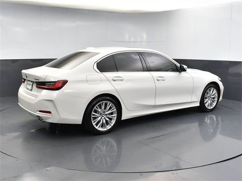 New 2024 BMW 330i Sedan w/ Convenience Package image 15