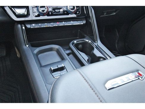 Used 2025 GMC Sierra 2500 AT4 w/ AT4 Premium Plus Package image 23