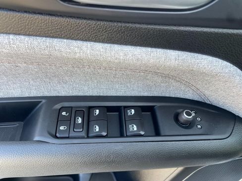 Used 2023 Jeep Compass Latitude w/ Mopar Graphics Package AWD/4WD image 49