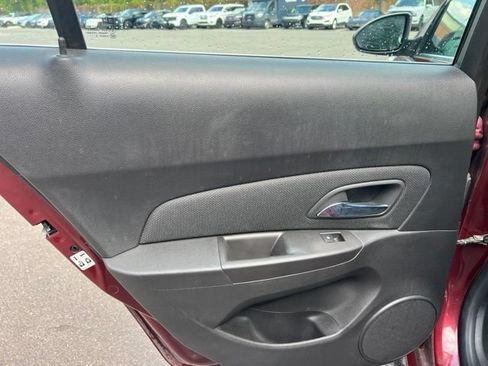 Used 2015 Chevrolet Cruze LT FWD image 14