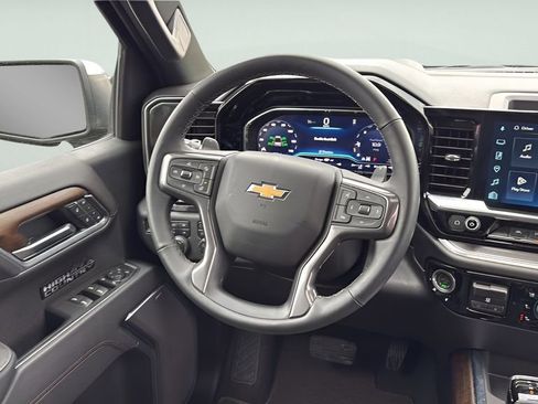 Used 2025 Chevrolet Silverado 1500 High Country w/ Technology Package AWD/4WD image 16
