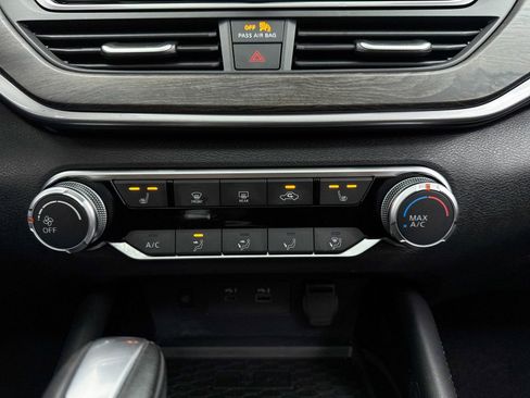 Used 2024 Nissan Altima 2.5 SV w/ SV Premium Package image 24