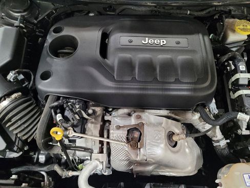 Used 2022 Jeep Cherokee Limited w/ Mopar Interior Package image 30