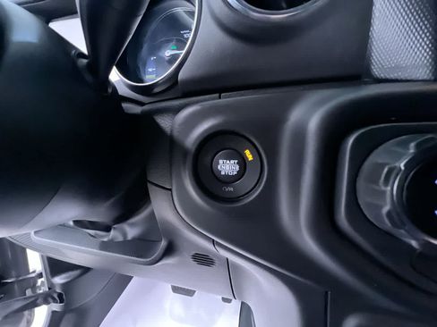 Used 2022 Jeep Wrangler Unlimited Sahara w/ Cold Weather Group AWD/4WD image 17
