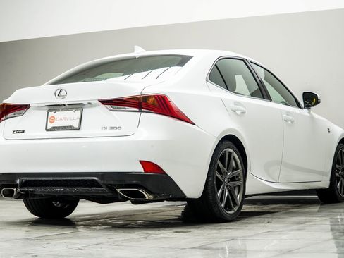 Used 2019 Lexus IS 300 image 12