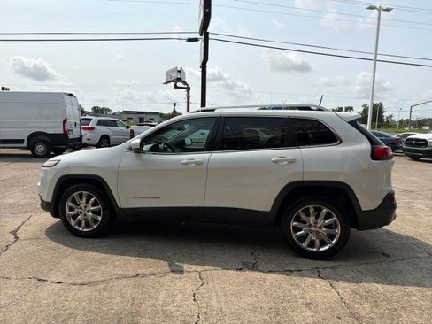 Used 2017 Jeep Cherokee Limited FWD image 8