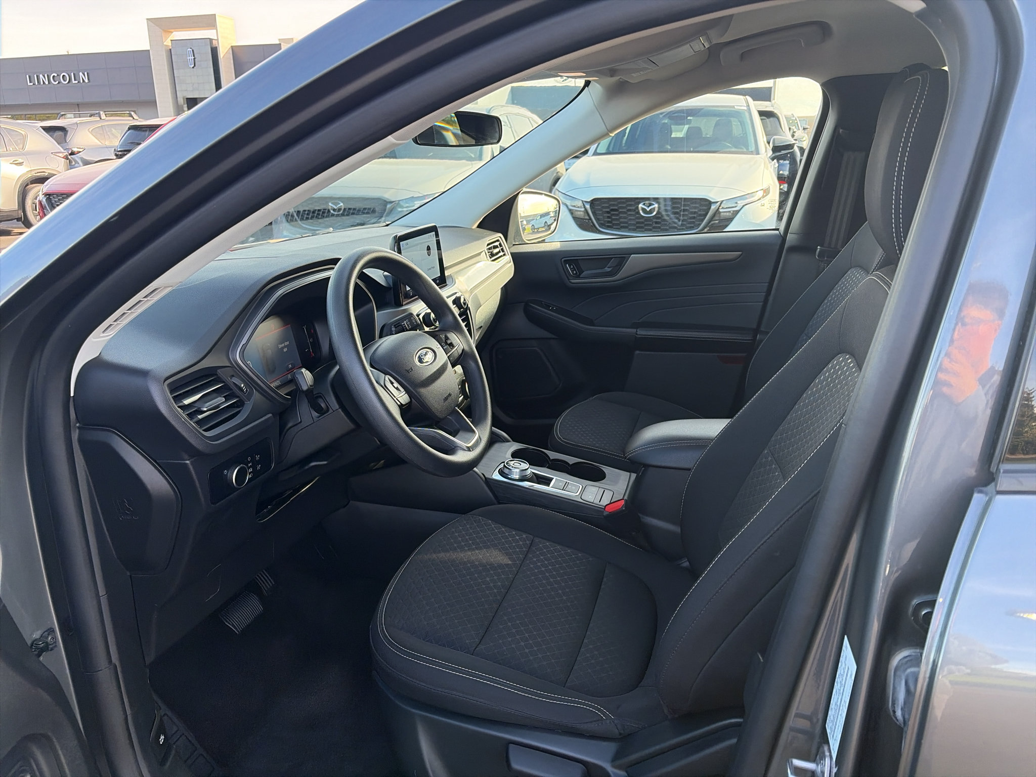 Used 2025 Ford Escape Active AWD/4WD image 11