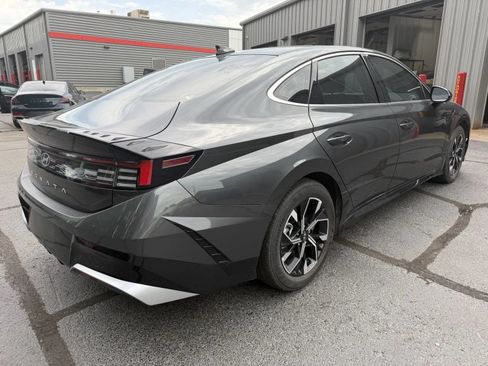Used 2025 Hyundai Sonata SEL FWD image 4