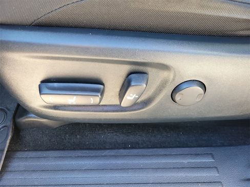 Used 2022 Toyota 4Runner SR5 image 16