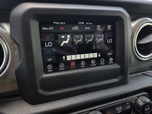 Used 2021 Jeep Wrangler Unlimited Sahara AWD/4WD image 9
