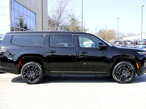 New 2026 Jeep Grand Wagoneer L Summit image 4