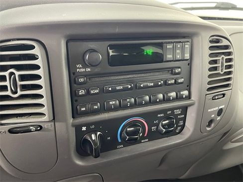 Used 2002 Ford F150 King Ranch image 7