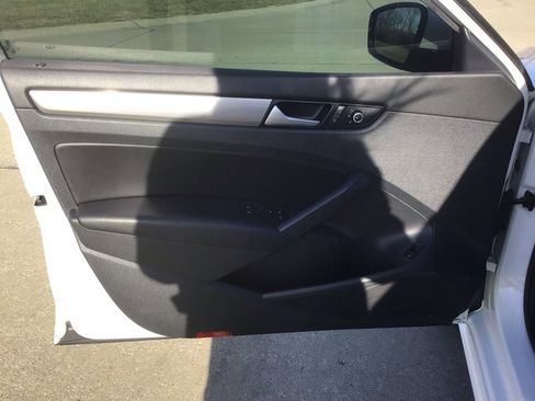 Used 2015 Volkswagen Passat 1.8T Limited Edition image 20