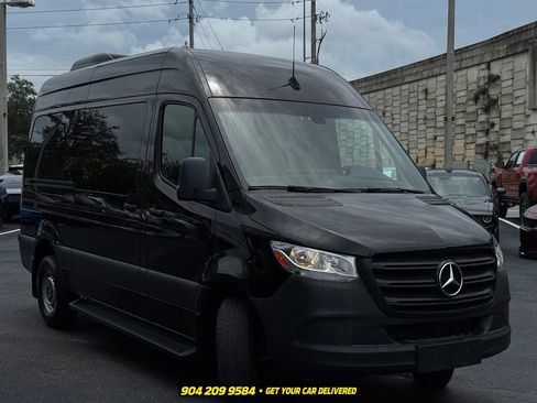 Used 2019 Mercedes-Benz Sprinter 2500 image 12