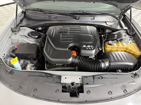 Used 2019 Dodge Charger SXT AWD/4WD image 23