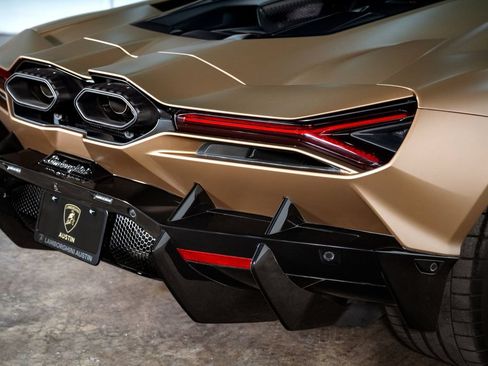 Used 2024 Lamborghini Revuelto AWD/4WD image 9