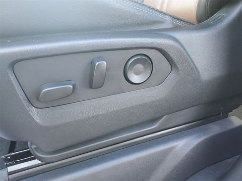 Used 2024 Chevrolet Silverado 1500 High Country w/ High Country Premium Package image 18