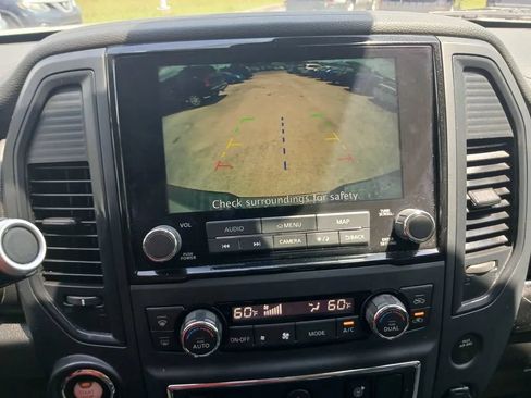 Used 2022 Nissan Titan SV w/ SV Convenience Package RWD image 19