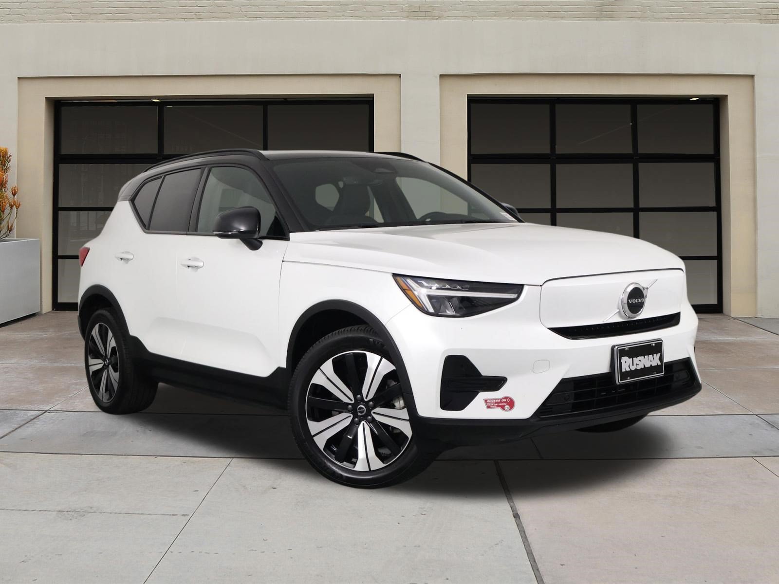 Certified 2023 Volvo XC40 Recharge Core AWD/4WD image 32