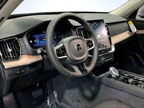 New 2026 Volvo XC90 T8 Plus w/ Protection Package Premier AWD/4WD image 8
