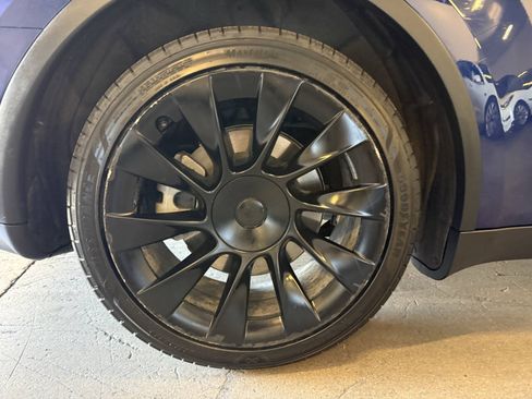Used 2020 Tesla Model Y Long Range AWD/4WD image 19