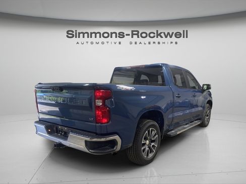 Used 2024 Chevrolet Silverado 1500 LT AWD/4WD image 6