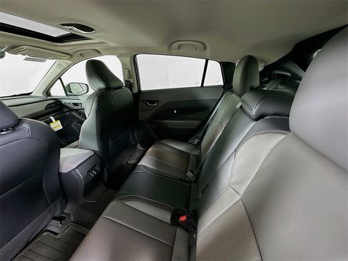 Used 2025 Subaru Crosstrek 2.5i Limited w/ Popular Package #4A image 4