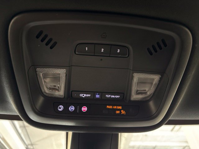 Used 2023 Chevrolet Traverse LT FWD image 25