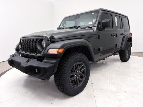 Used 2024 Jeep Wrangler Sport S image 12
