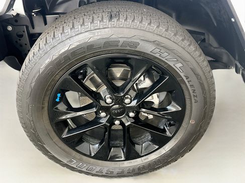 Used 2023 Jeep Wrangler Unlimited Sahara AWD/4WD image 11