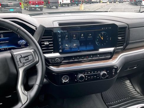 Used 2024 Chevrolet Silverado 1500 LT AWD/4WD image 17