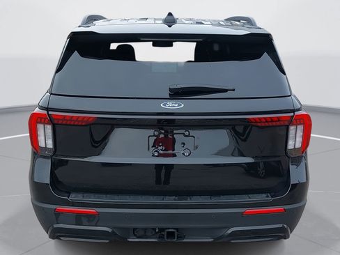 Used 2025 Ford Explorer ST-Line w/ Premium Package image 6