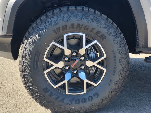New 2026 GMC Canyon AT4X AWD/4WD image 10