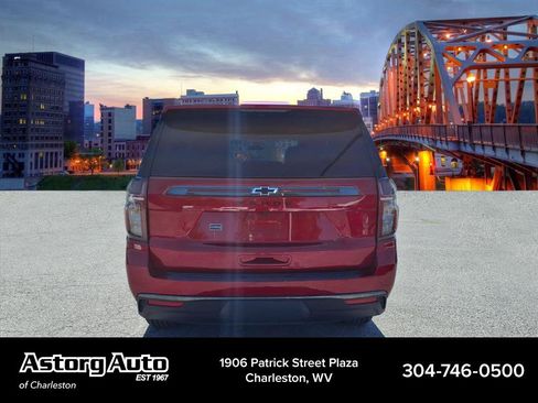 Used 2022 Chevrolet Tahoe Z71 w/ Luxury Package AWD/4WD image 4