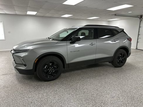 Used 2023 Chevrolet Blazer LT w/ Midnight/Sport Edition FWD image 4