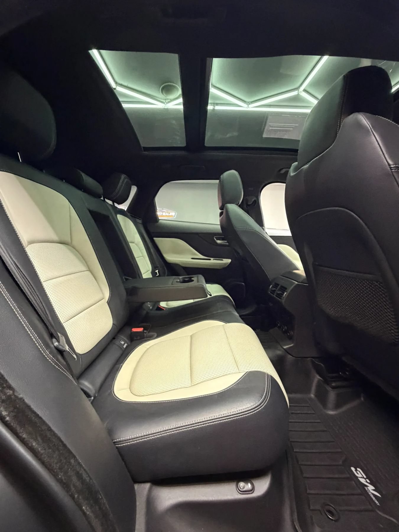 Used 2018 Jaguar F-PACE R-Sport AWD/4WD image 28