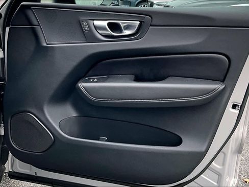 Certified 2023 Volvo XC60 B5 Plus w/ Climate Package image 21