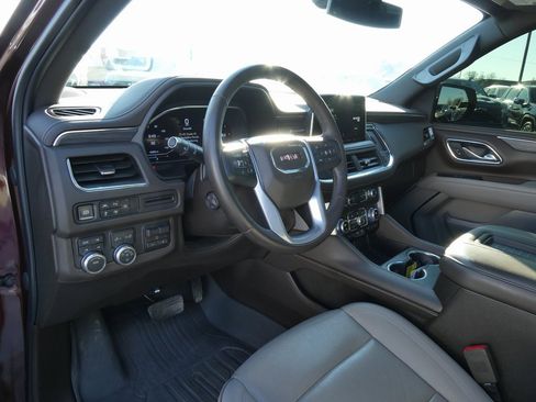 Used 2023 GMC Yukon SLT w/ SLT Premium Package image 26