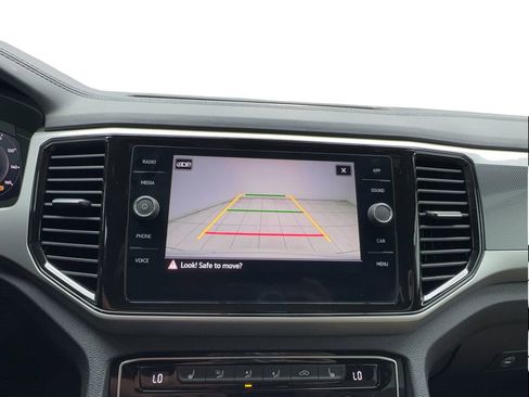 Used 2022 Volkswagen Atlas Cross Sport SE w/ Panoramic Sunroof Package FWD image 47