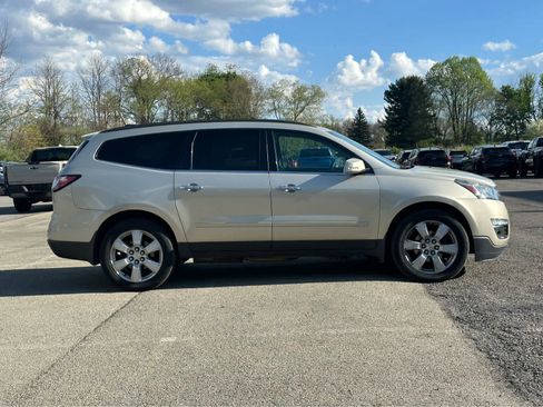 Used 2016 Chevrolet Traverse LT w/ Style and Technology Package AWD/4WD image 8