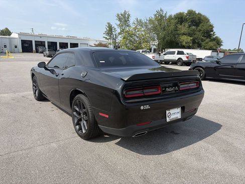 Used 2019 Dodge Challenger SXT w/ Blacktop Package RWD image 5
