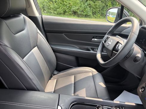 Used 2025 Nissan Murano SV AWD/4WD image 30