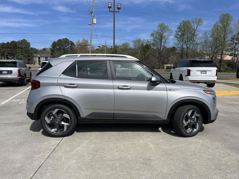 New 2026 Hyundai Venue SEL FWD image 2